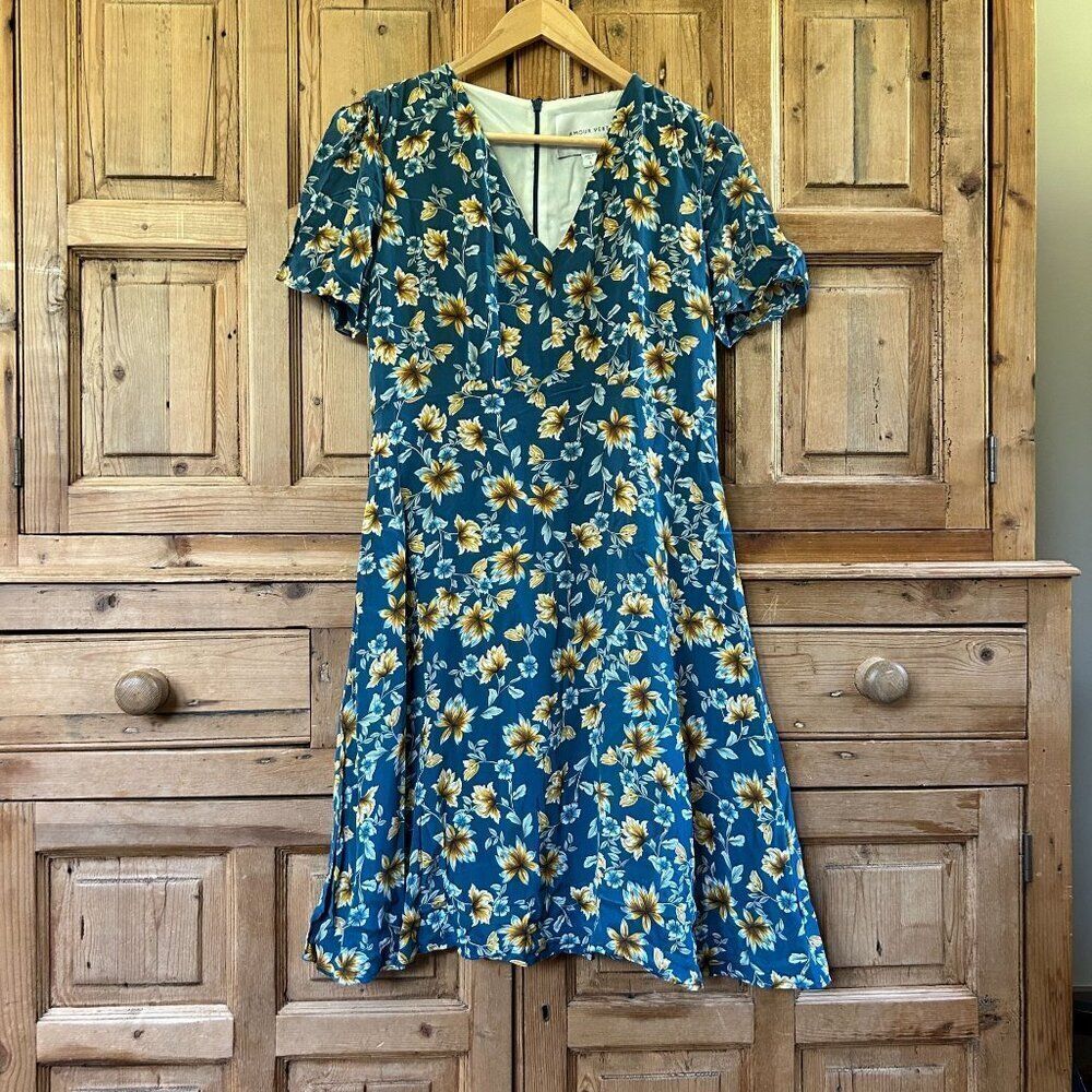 NWT Amour Vert‎ Small Blue Floral Dress V-Neck Yellow Short Sleeve Silk
